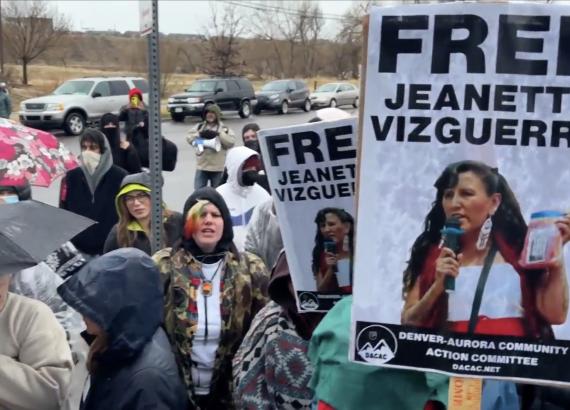 आप्रवासी अधिकारकर्मी जिनेट भिज्गेरा हिरासतमा, आईस कार्यालय अघि प्रदर्शन